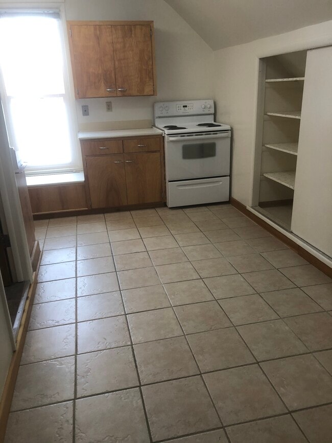 Photo - 400 N Rodney St Unit Upstairs