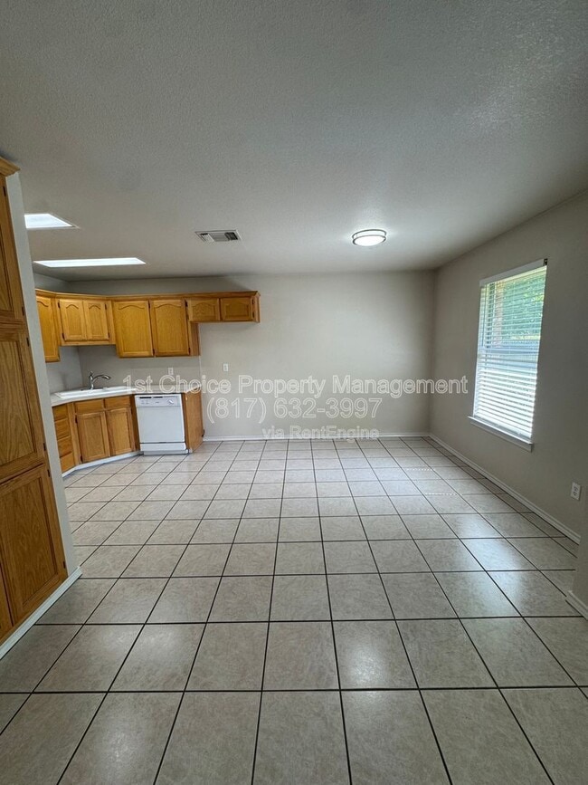 Photo - 957 Austin Ct