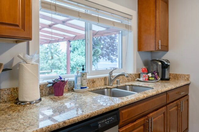 Photo - Spacious 3-Bedroom Home for Rent in Renton