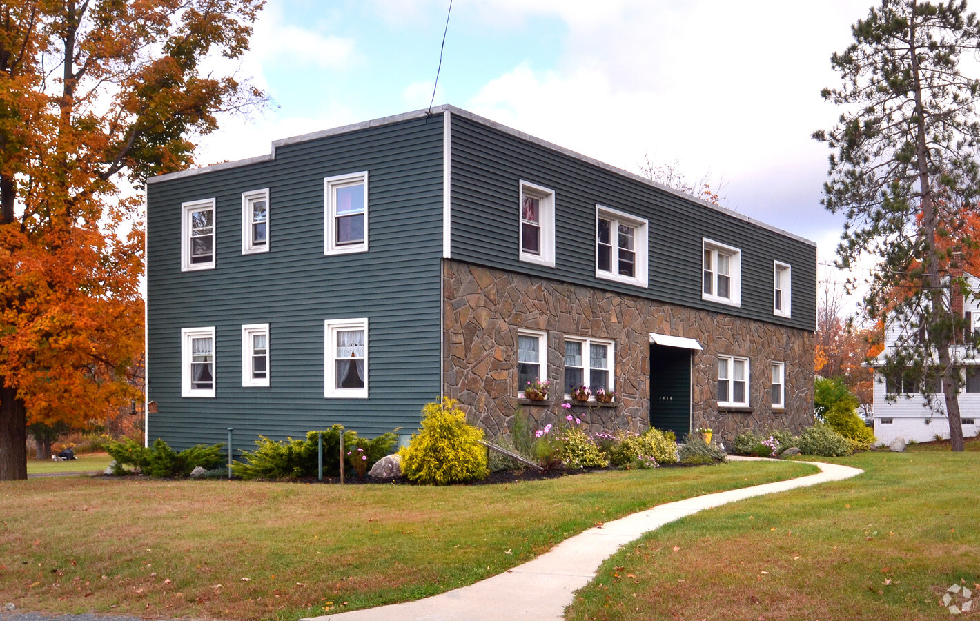 Charles Land Apartments - Charles Land Apartments