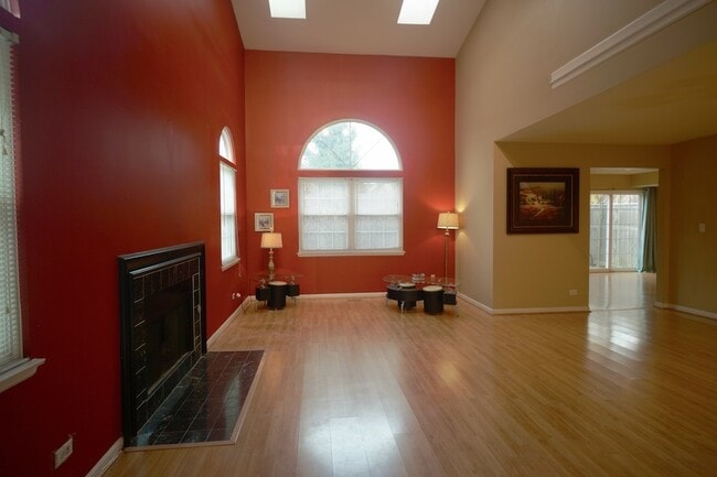 Photo - 384 Bentley Pl