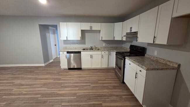 Photo - 305 Stevenson St