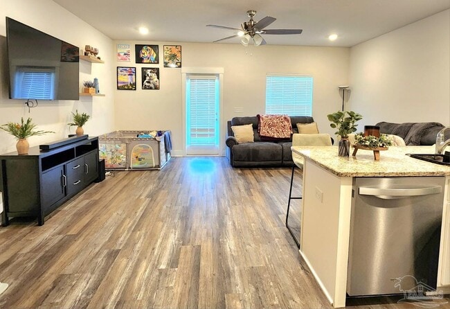 Photo - 1512 Iroquois Ct