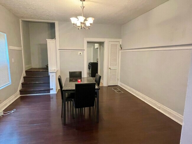 Dining Room - 1029 N Keystone Ave Unidad 1029