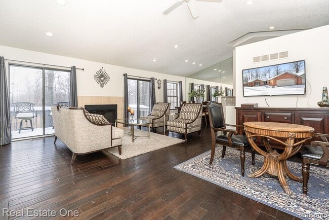 Photo - 7086 Danbrooke Ct