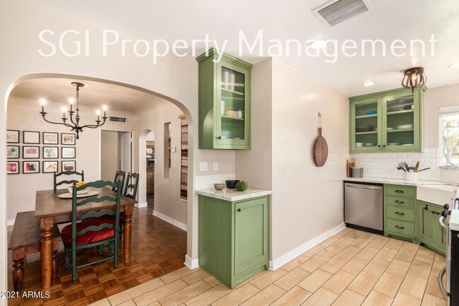 Photo - 1315 W Holly St