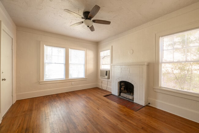 Photo - 2842 Park St Unit #2