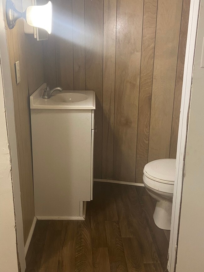 102 S State St Unit 3