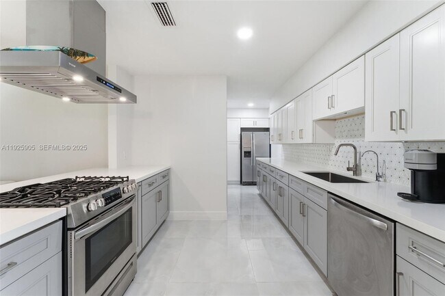 Photo - 251 N 71st Ave