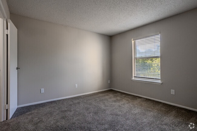 1BR, 1BA - 608 SF - The Daisy - Bedroom