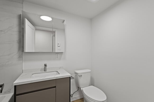 Photo - 8280 Av Des Vendéens