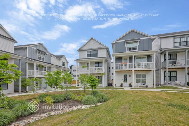 Photo - 220 Founders Ln