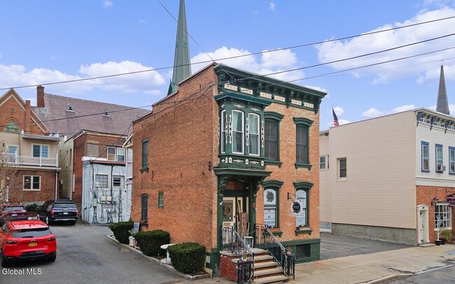 Building Photo - 153 Barrett St