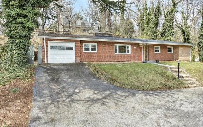 Building Photo - 2151 Brambleton Ave SW Rental
