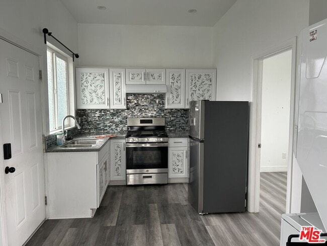 Photo - 5441 N Clybourn Ave