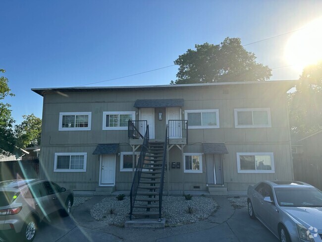 Building Photo - Spacious & Functional 2BD/1BA Home – Move-... Unit 323 Kelly Ct