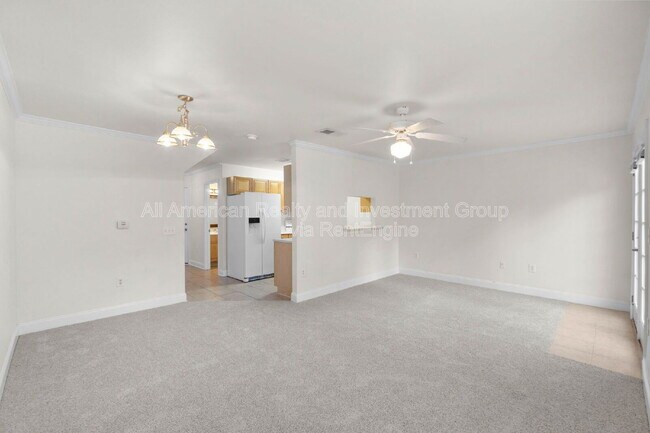 Photo - 554 Wingspan Way