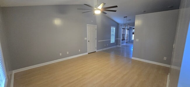 Photo - One Level Ranch