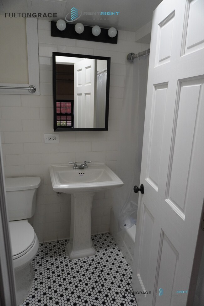 Photo - 1712 W Albion Ave Unit 1718-GARDEN