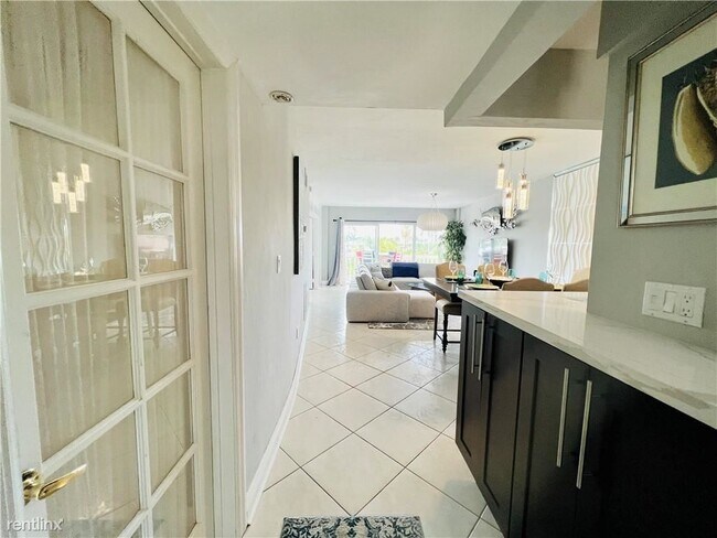 Photo - 2 br, 2 bath Condo - 140 NE 28th Ave Apt 307 Unidad Apt 307