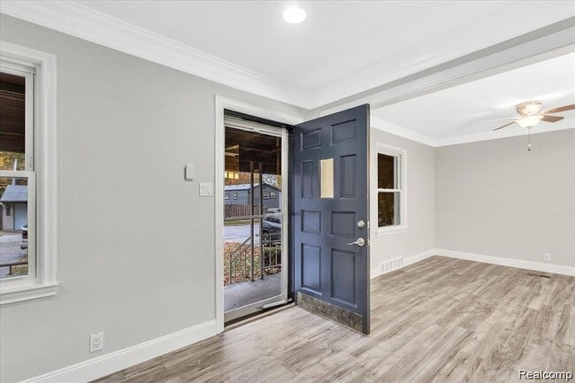 Photo - Elegance Turn-Key 3BR/3BA Home Steps from Beaumont – Fully Updated & Ideally Located