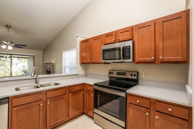 Photo - 806 E Charing Cross Cir