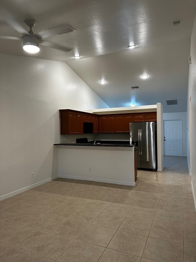 10413 Kidron Ave Unit 10413