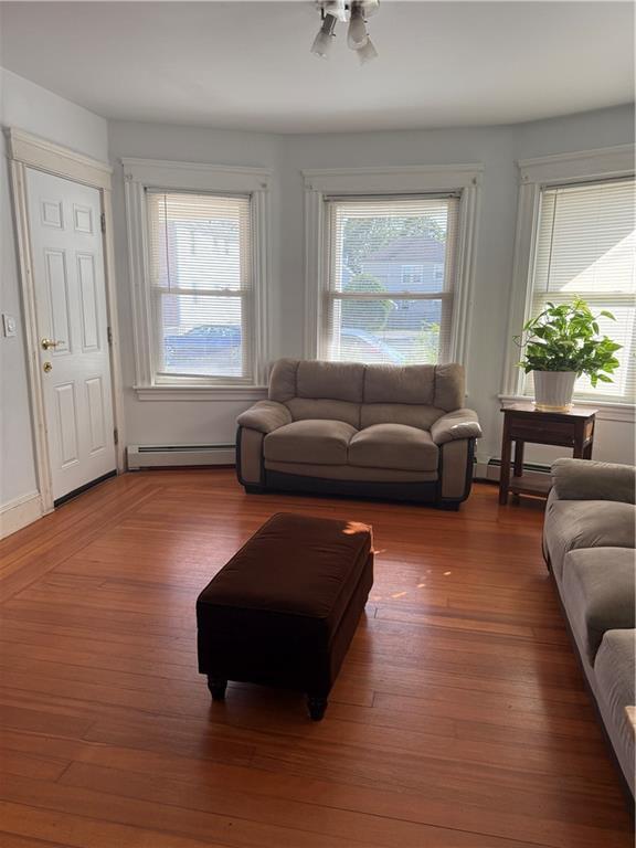 Building Photo - 68 Robinson Ave Unit 1