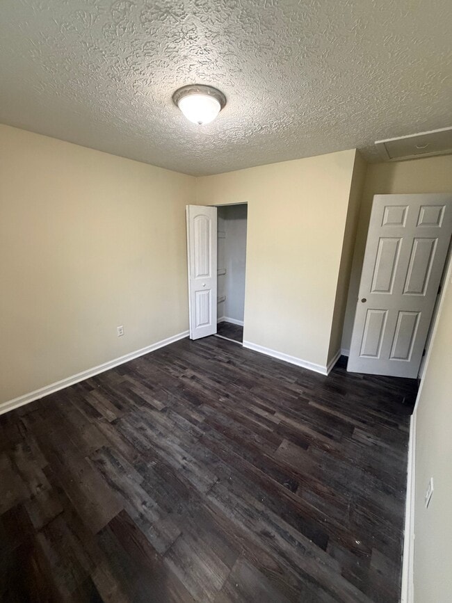 Photo - 725 Goyne Ave