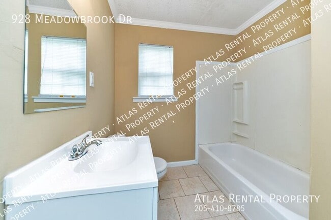 Photo - 928 Meadowbrook Dr