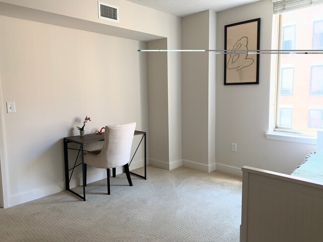Photo - 1205 N Garfield St Unit 706