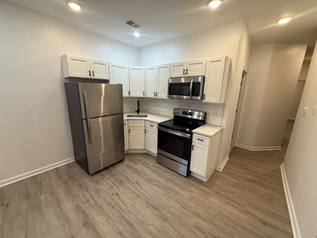 Building Photo - 4626 Westminster Ave Unit 1st Fl