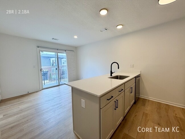 Photo - 128 E 29th St