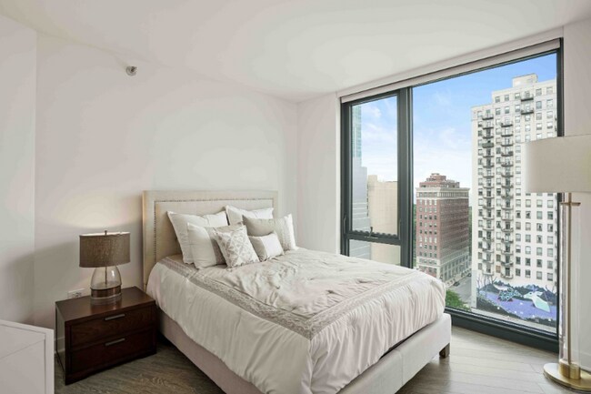 Photo - 981 S State St