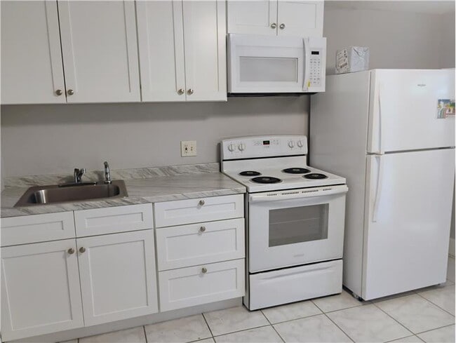 Photo - 242 SE Park St Unit 2
