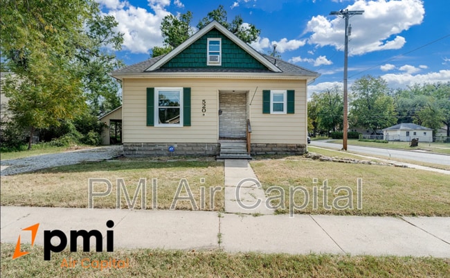 Building Photo - 520 Old Main St