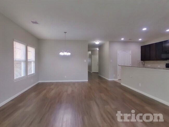 Photo - 210 Pequin Rd