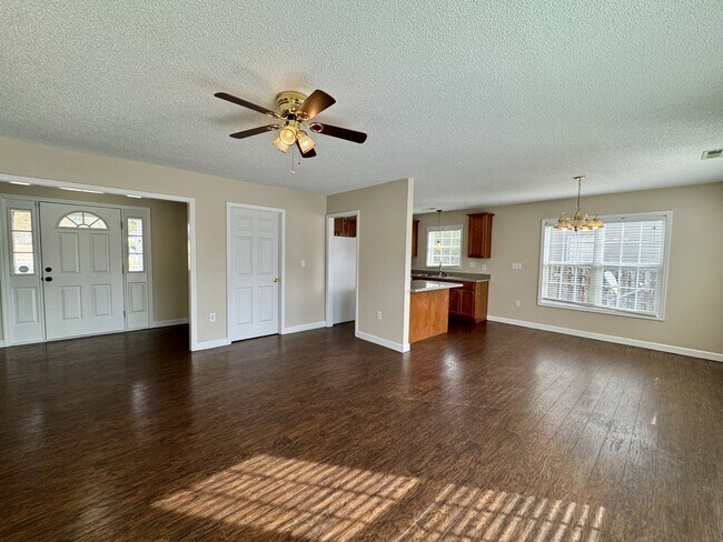 Photo - 301 W Willowood Ln