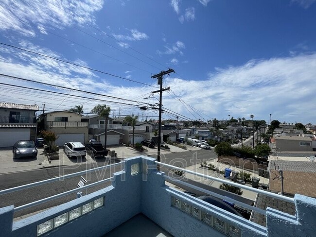 Photo - 1719 Van Horne Ln