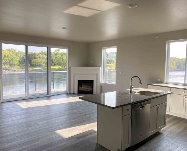 Split Level 2 BDRM