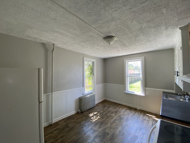 Photo - 324 N Franklin St