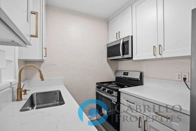 Photo - 2412 Chicago St