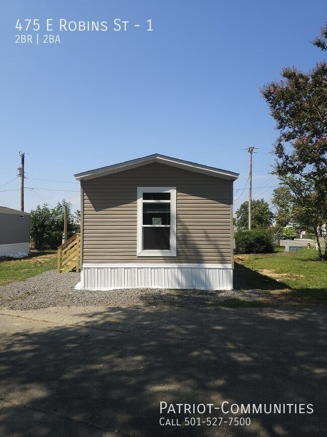 Photo - 475 E Robins St