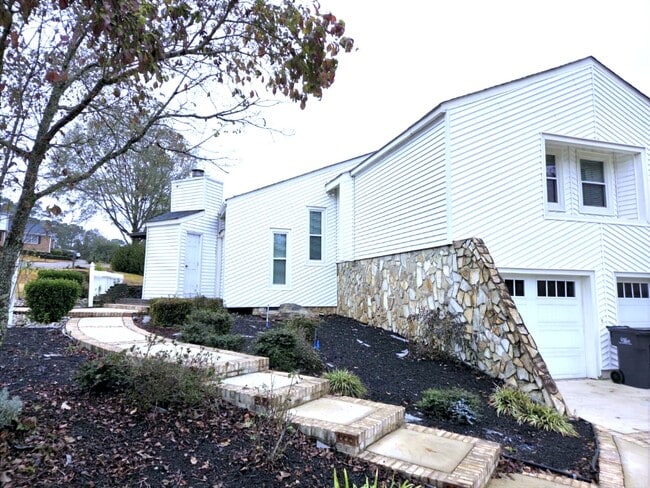 Photo - 2711 Butler Pl