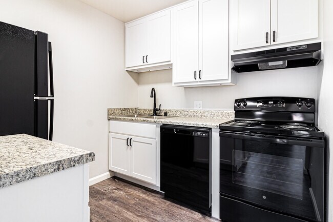 Renovated Kitchen - Country Meadows Apartments of Madison