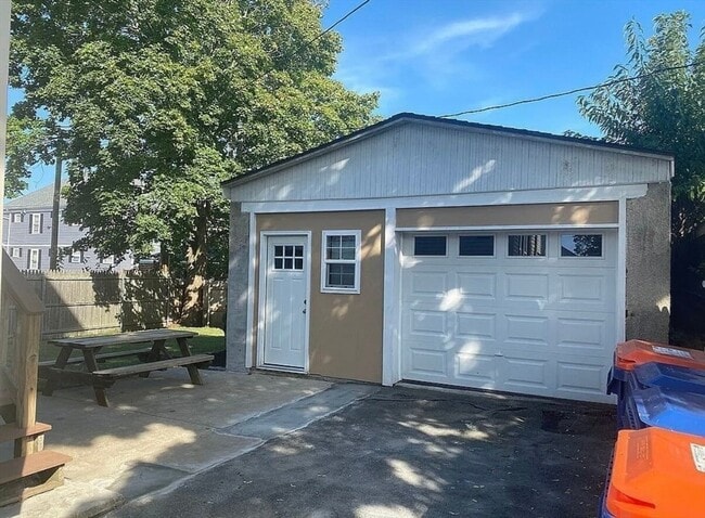 Photo - 10 Baylies St Unit 1