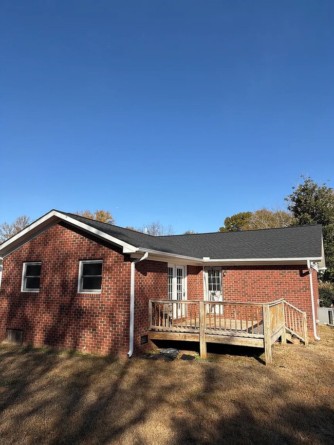 Building Photo - Room in House on Lucky Ct