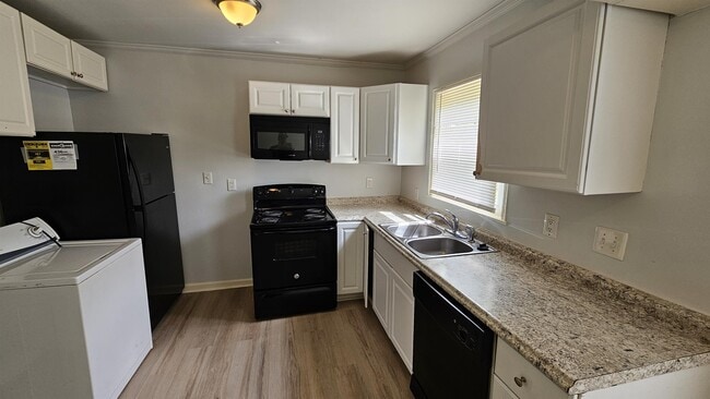 Photo - 900 Leigh Ave