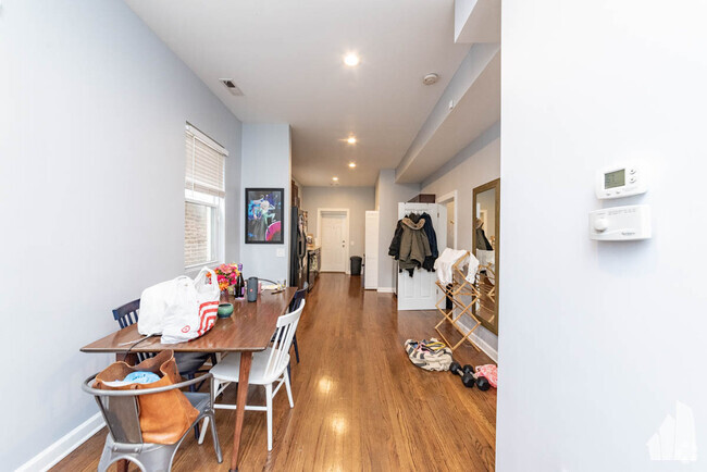 Building Photo - 2335 W Moffat St Unit #  02 Rental