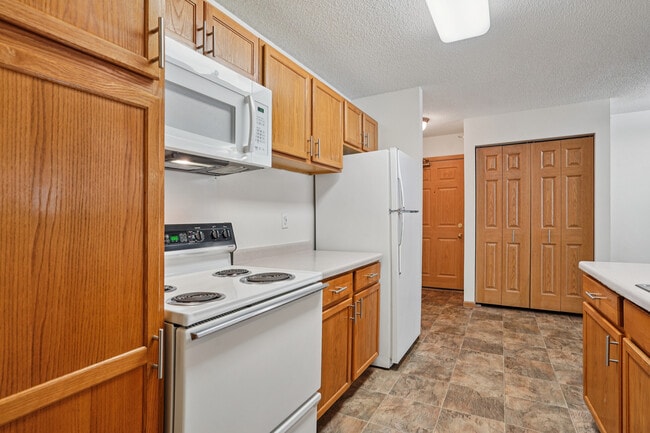 Photo - Promenade Oaks